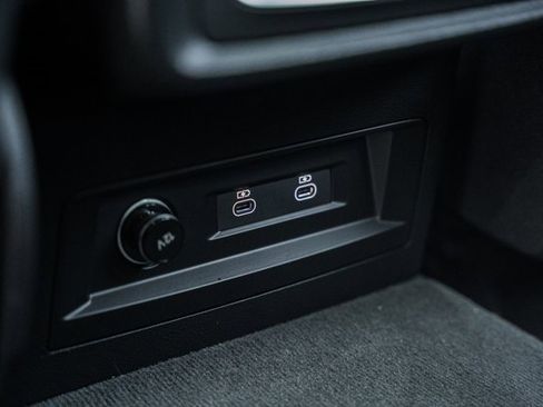 Used 2024 Audi Q7 2.0T Premium image 33