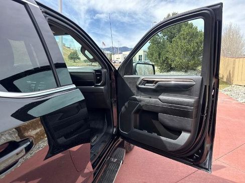 Used 2023 GMC Sierra 1500 SLE image 25