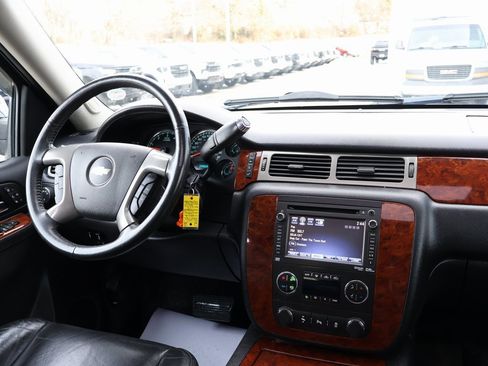 Used 2012 Chevrolet Avalanche LTZ image 29