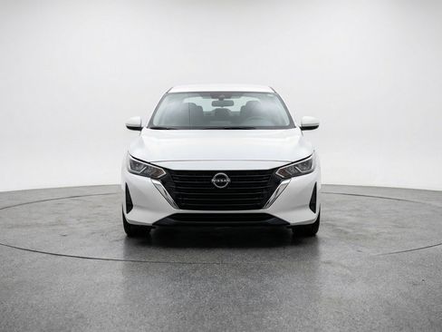 Used 2025 Nissan Sentra SV FWD image 2