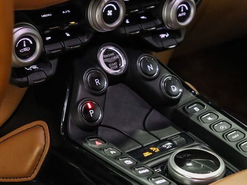 Used 2020 Aston Martin V8 Vantage Coupe RWD image 18