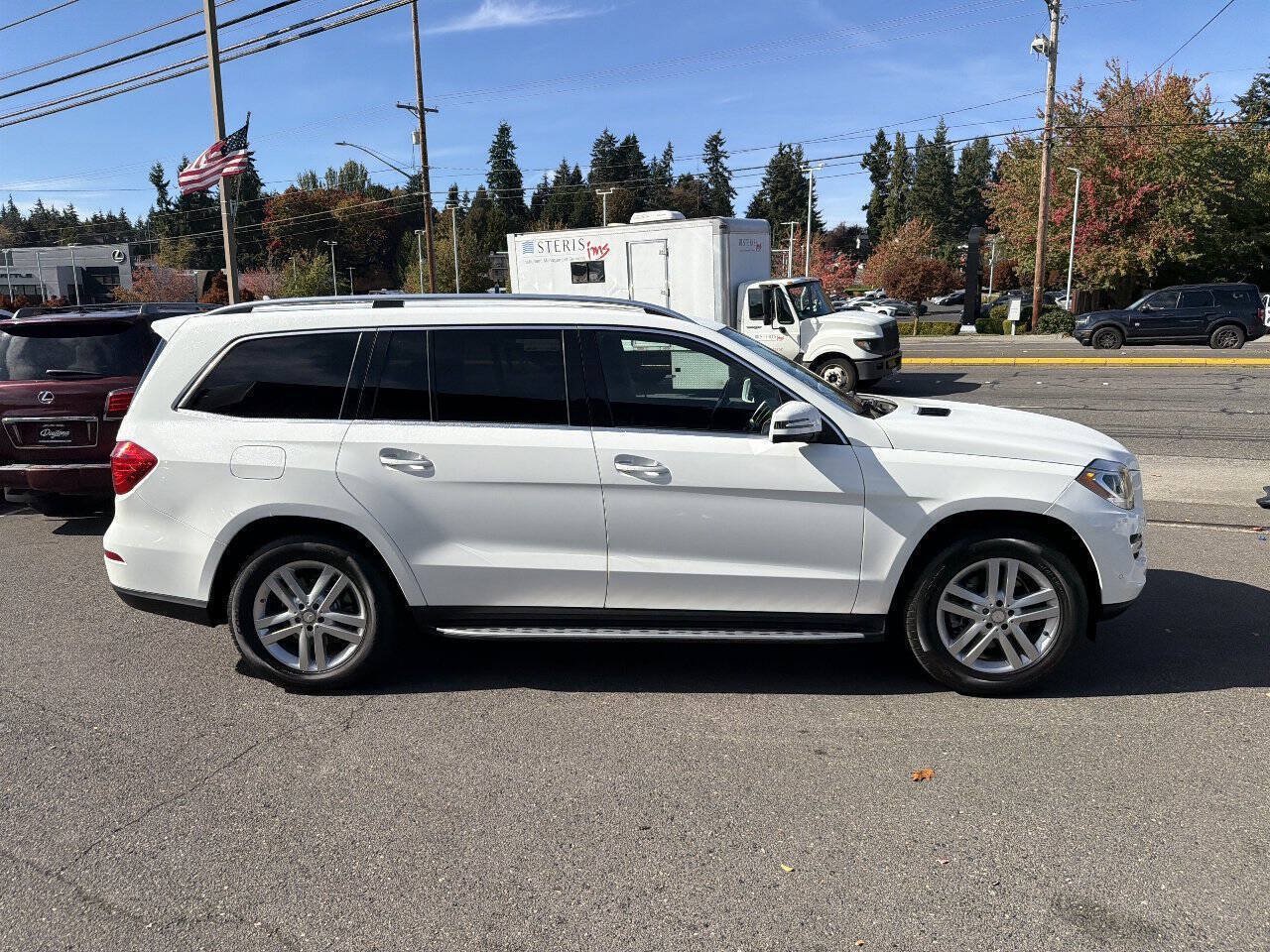 Used 2015 Mercedes-Benz GL 450 4MATIC image 9