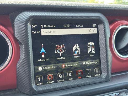 Used 2025 Kia Sportage EX FWD image 23