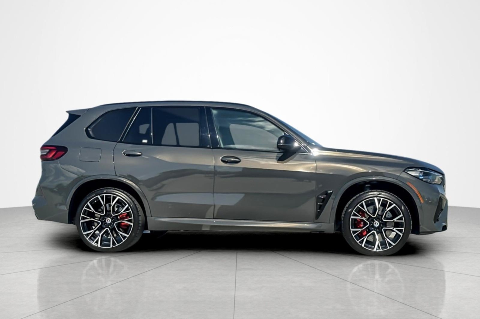Used 2022 BMW X5 M w/ Competition Package 2 AWD/4WD image 6