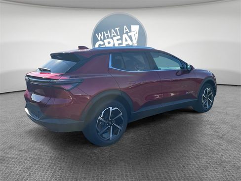 New 2026 Chevrolet Equinox EV LT image 3