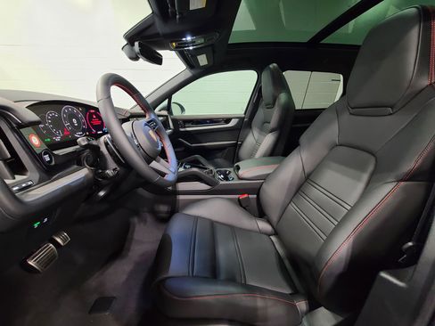 New 2026 Porsche Cayenne S image 15