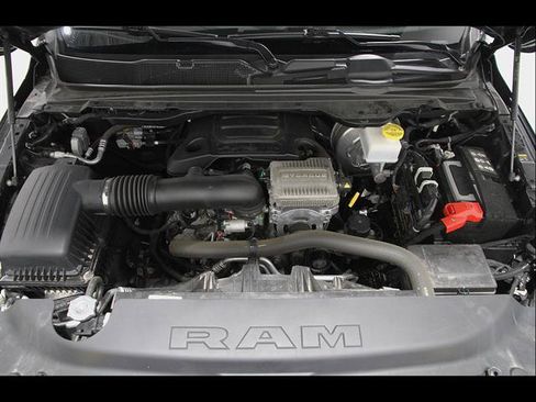 Used 2024 RAM 1500 Laramie AWD/4WD image 22
