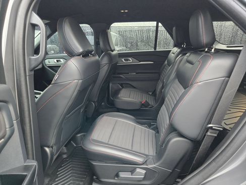 Used 2025 Ford Explorer ST-Line AWD/4WD image 35