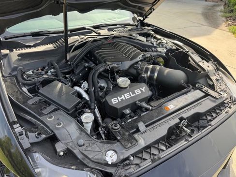 Used 2021 Ford Mustang Shelby GT500 w/ Carbon Fiber Track Pack image 33