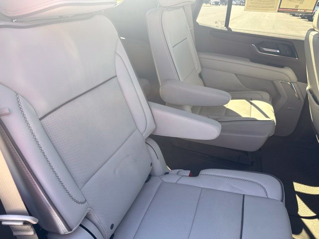 Used 2025 GMC Yukon Denali w/ Sun & Power Step Package AWD/4WD image 19