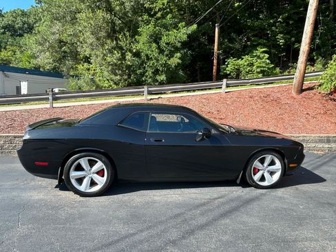 Used 2009 Dodge Challenger SRT8 w/ SRT Option Group II RWD image 6