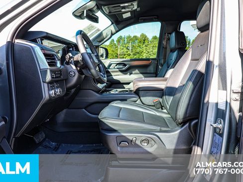 Used 2025 GMC Yukon XL Denali AWD/4WD image 18