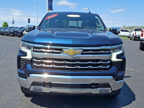 Used 2022 Chevrolet Silverado 1500 LTZ w/ LTZ Premium Package AWD/4WD image 2