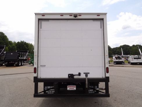 Used 2019 Chevrolet Express 3500 Extended RWD image 6