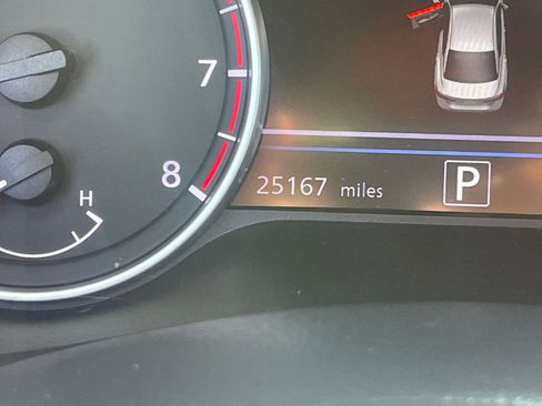 Used 2025 Nissan Sentra SV image 40