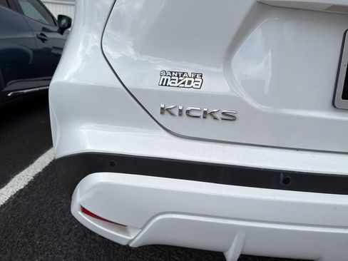 Used 2024 Nissan Kicks SR w/ SR Premium Package FWD image 31