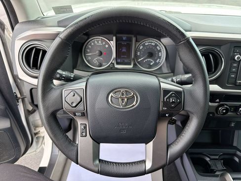 Used 2017 Toyota Tacoma SR5 w/ Tow Package AWD/4WD image 21