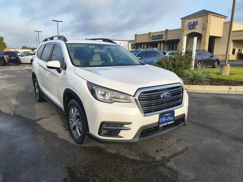Used 2022 Subaru Ascent Premium w/ Convenience Package image 2