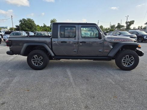 Used 2026 Jeep Gladiator Mojave AWD/4WD image 4