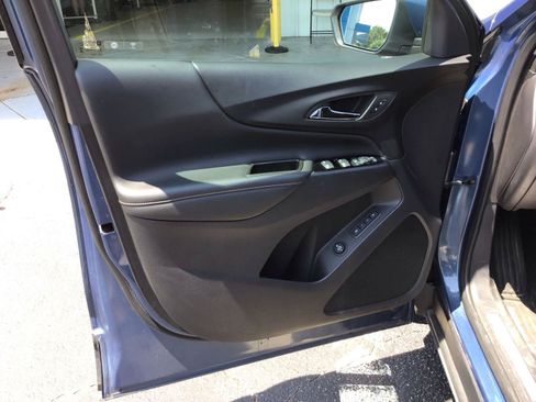 Used 2024 Chevrolet Equinox Premier w/ LPO, Floor Liner Package FWD image 11