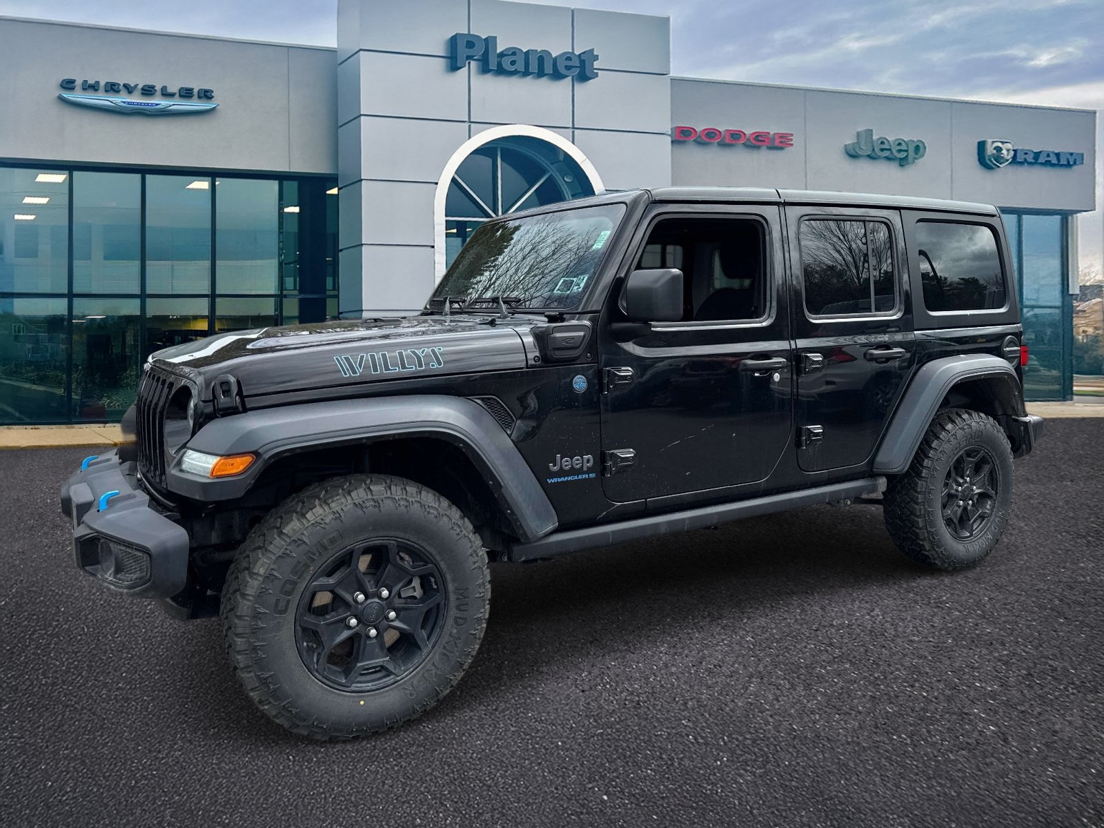 Used 2023 Jeep Wrangler Unlimited w/ Cold Weather Group AWD/4WD image 4