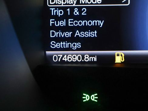 Used 2020 Ford Fusion SE image 32