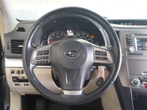 Used 2014 Subaru Outback 2.5i Premium w/ Moonroof Package AWD/4WD image 12