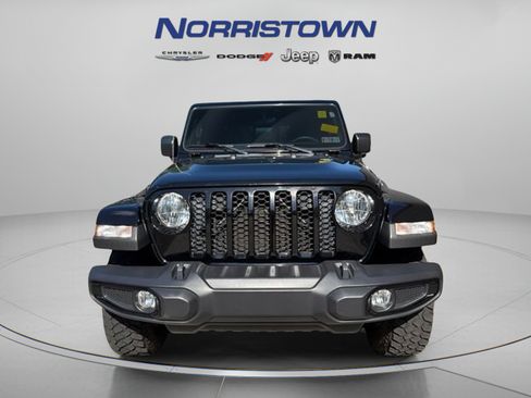 Used 2021 Jeep Gladiator Sport AWD/4WD image 2
