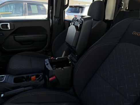 Used 2024 Jeep Gladiator Mojave w/ Convenience Group image 28