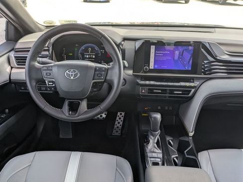 Used 2025 Toyota Camry SE FWD image 28