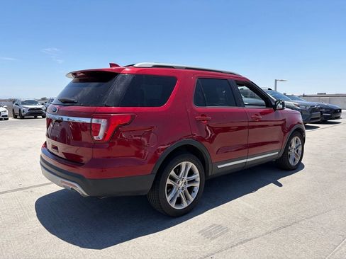Used 2017 Ford Explorer XLT w/ Equipment Group 202A FWD image 2