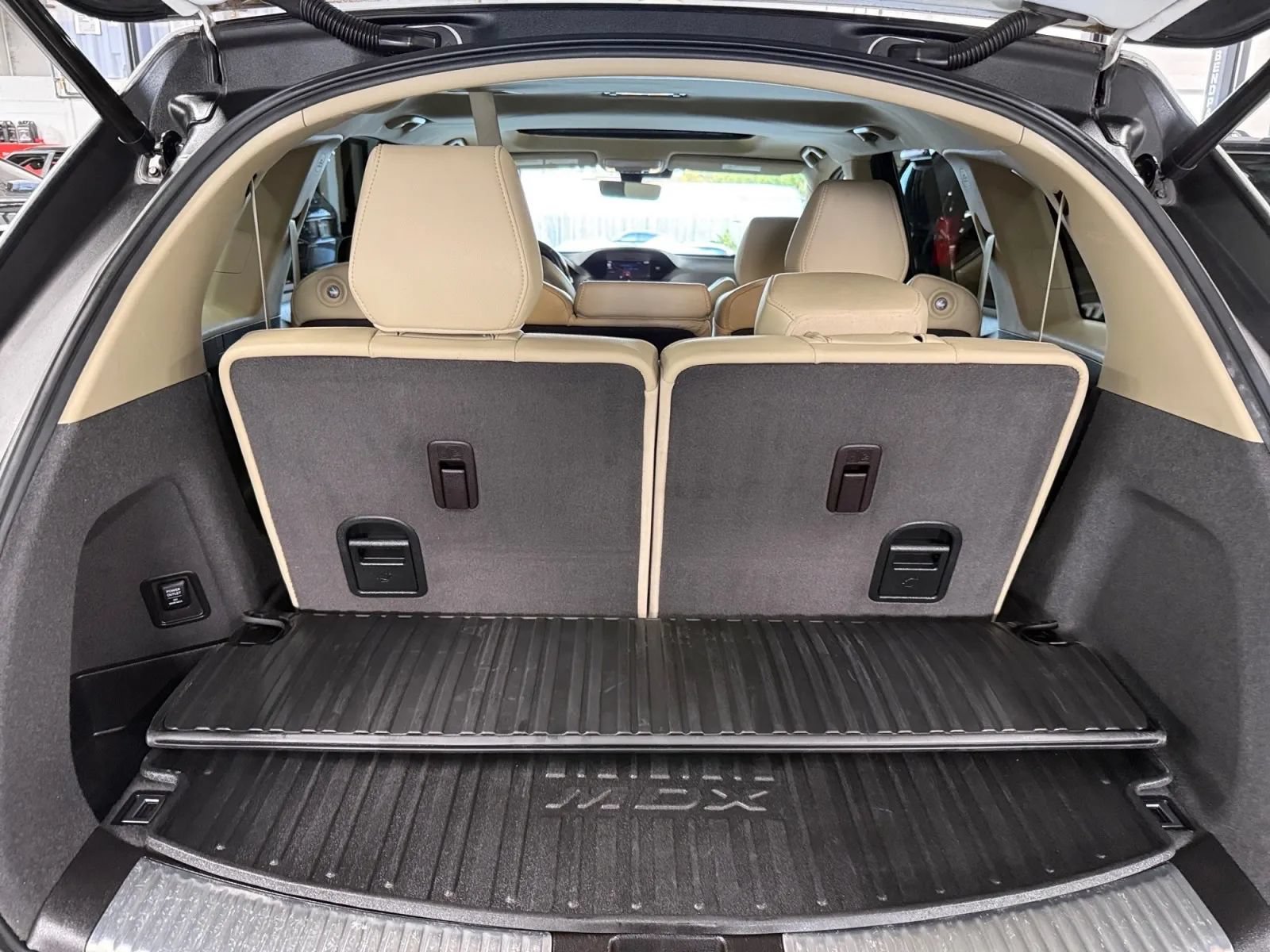 Used 2018 Acura MDX w/ Technology Package AWD/4WD image 18