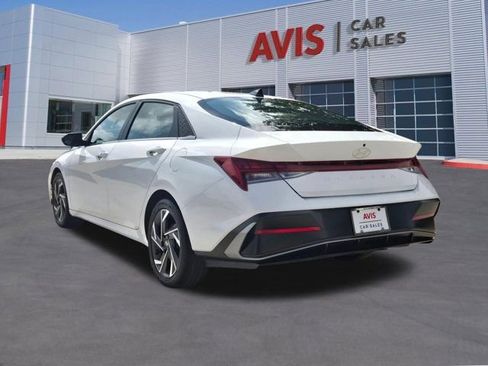 Used 2025 Hyundai Elantra SEL FWD image 10