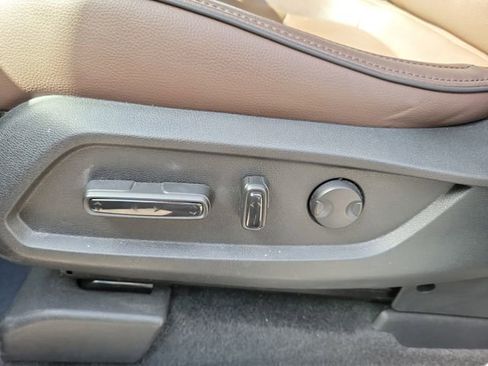 Used 2023 Honda Pilot Elite image 12