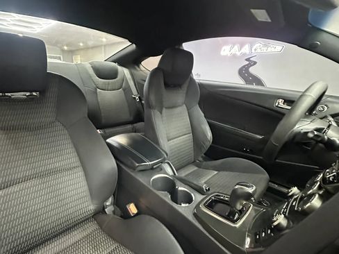 Used 2014 Hyundai Genesis 2.0T RWD image 21
