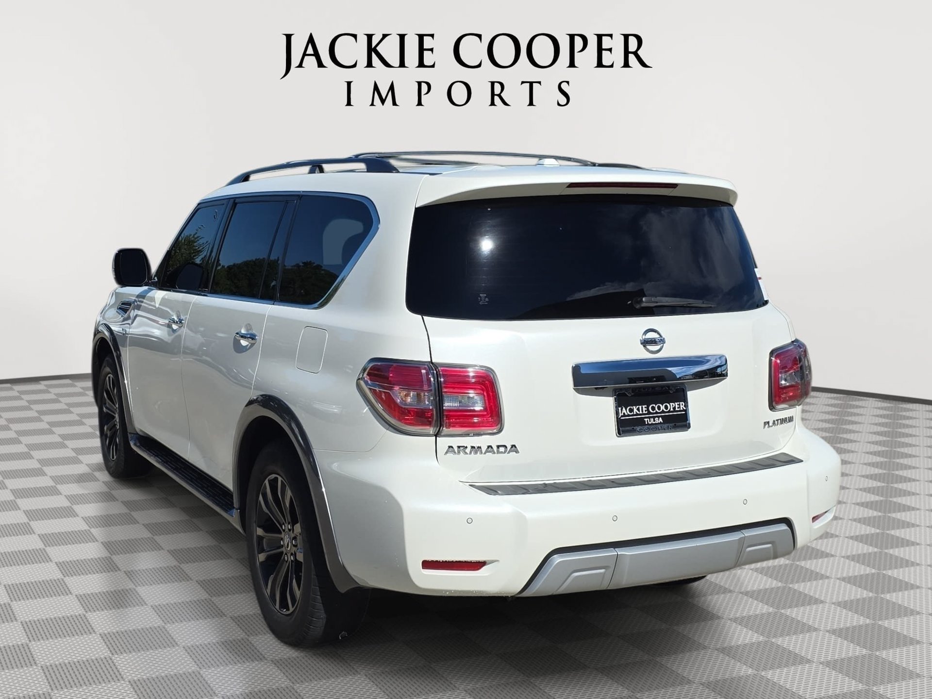 Used 2017 Nissan Armada Platinum w/ Interior Lighting Package AWD/4WD image 7