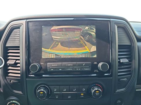 Used 2022 Nissan Titan SV RWD image 22