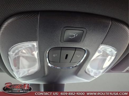 Used 2025 Jeep Compass Limited w/ Elite Group AWD/4WD image 38