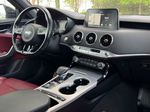Used 2018 Kia Stinger GT2 AWD/4WD image 25