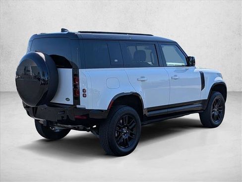 Used 2023 Land Rover Defender 110 X-Dynamic SE AWD/4WD image 5
