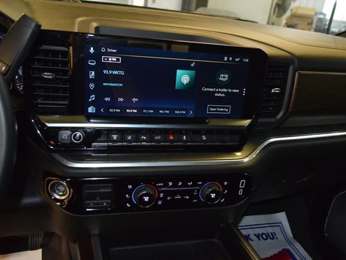 Used 2024 Chevrolet Silverado 2500 High Country w/ Midnight Edition image 19