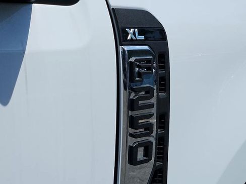 New 2026 Ford F250 XL w/ FX4 Off-Road Package AWD/4WD image 18