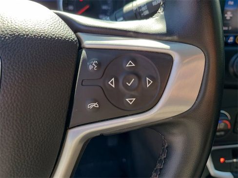 Used 2023 GMC Terrain SLT image 23