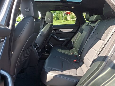 Used 2026 Jaguar F-PACE R-Dynamic S AWD/4WD image 8