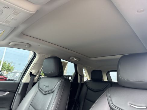 Used 2018 Cadillac XT5 Luxury w/ Driver Awareness Package FWD image 16
