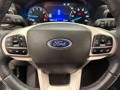 Used 2023 Ford Explorer XLT w/ Equipment Group 202A AWD/4WD image 13