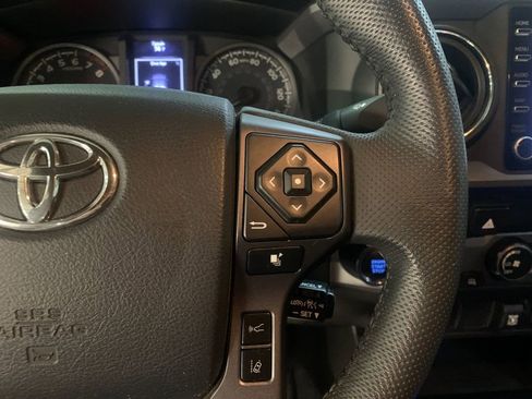 Used 2020 Toyota Tacoma TRD Sport AWD/4WD image 28