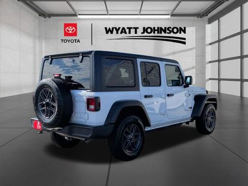 Used 2024 Jeep Wrangler Unlimited Sport AWD/4WD image 5