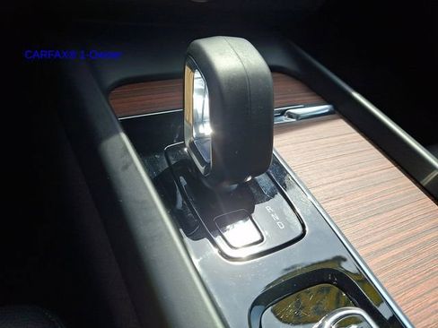 Certified 2023 Volvo XC60 B5 Plus AWD/4WD image 15