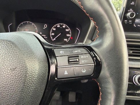 Used 2025 Honda Pilot TrailSport image 16